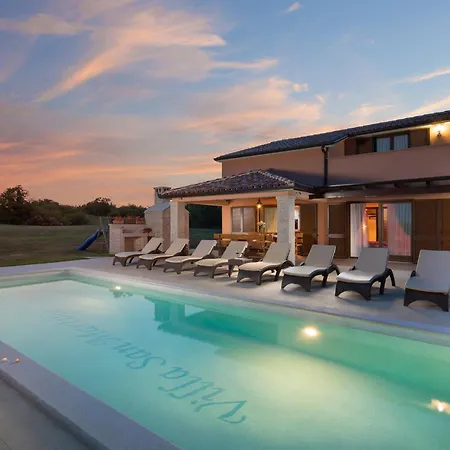 Villa Modern San Martino Heated Pool, Jacuzzi&privacy Nedeščina