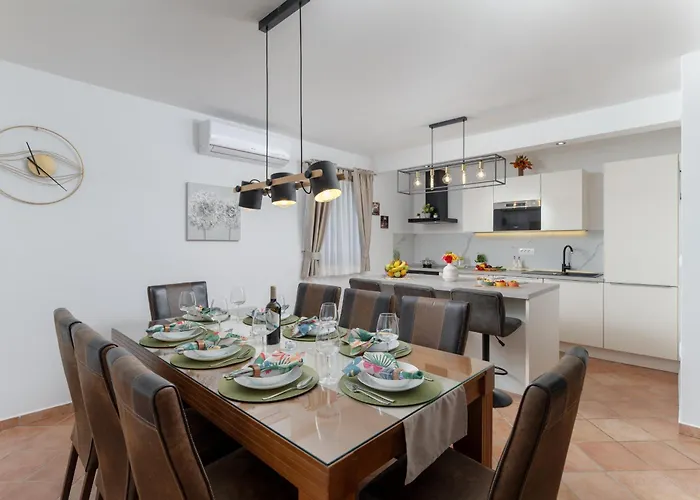 San Martino With Heated Pool , Outside Jacuzzi & Hydromassage Bathub 빌라 Nedeščina