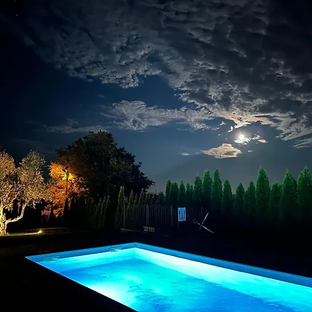 Villa San Martino With Heated Pool , Outside Jacuzzi & Hydromassage Bathub