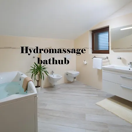 San Martino With Heated Pool , Outside Jacuzzi & Hydromassage Bathub *