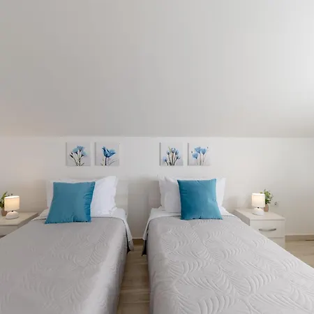 San Martino With Heated Pool , Outside Jacuzzi & Hydromassage Bathub Nedeščina