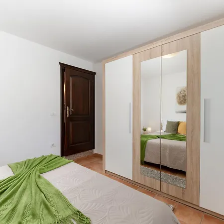 San Martino With Heated Pool , Outside Jacuzzi & Hydromassage Bathub * Nedeščina