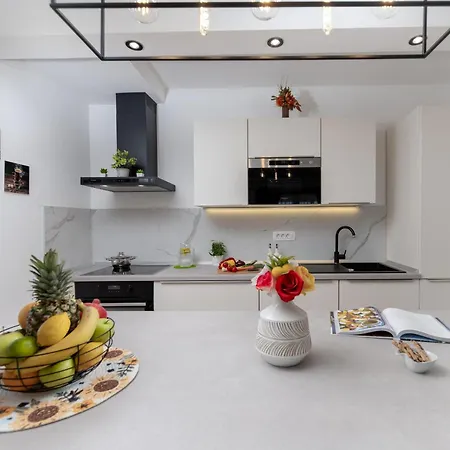 San Martino With Heated Pool , Outside Jacuzzi & Hydromassage Bathub Nedeščina