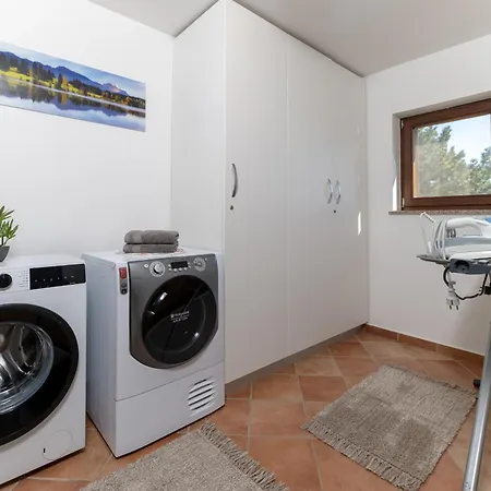 San Martino With Heated Pool , Outside Jacuzzi & Hydromassage Bathub Nedeščina