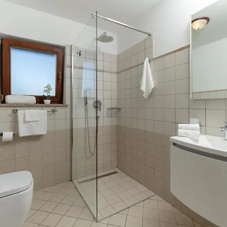 San Martino Heated Pool, Jacuzzi & Panoramic Sauna