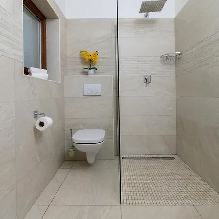 Villa San Martino With Heated Pool , Outside Jacuzzi & Hydromassage Bathub